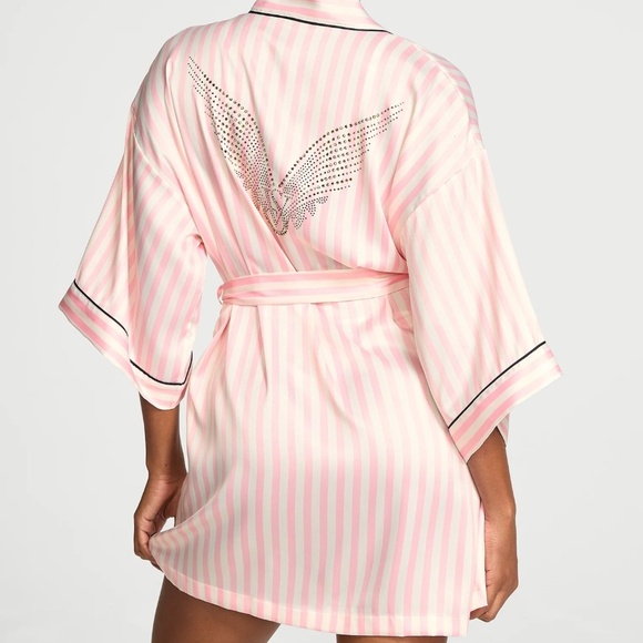 Victoria’s Secret Fashion Show 2025 Rhinestone Angel Wings Stripe Robe NEW XS/S - Picture 1 of 4